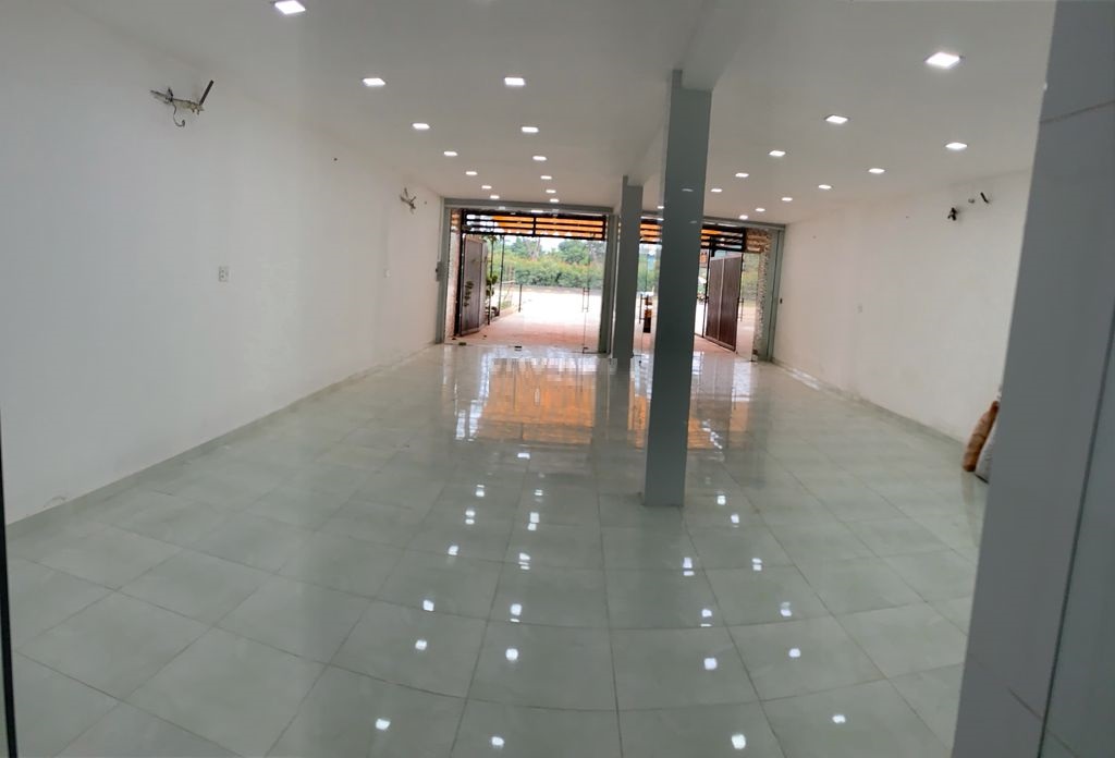 Cho Thuê Tầng 1 Nhà 206 Nguyễn Văn Lình , Quận 7 , 25TR