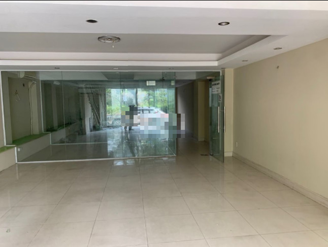 Mặt tiền đường Hoàng Quốc Việt - Phú Mỹ Hưng 32 triệu/ tháng