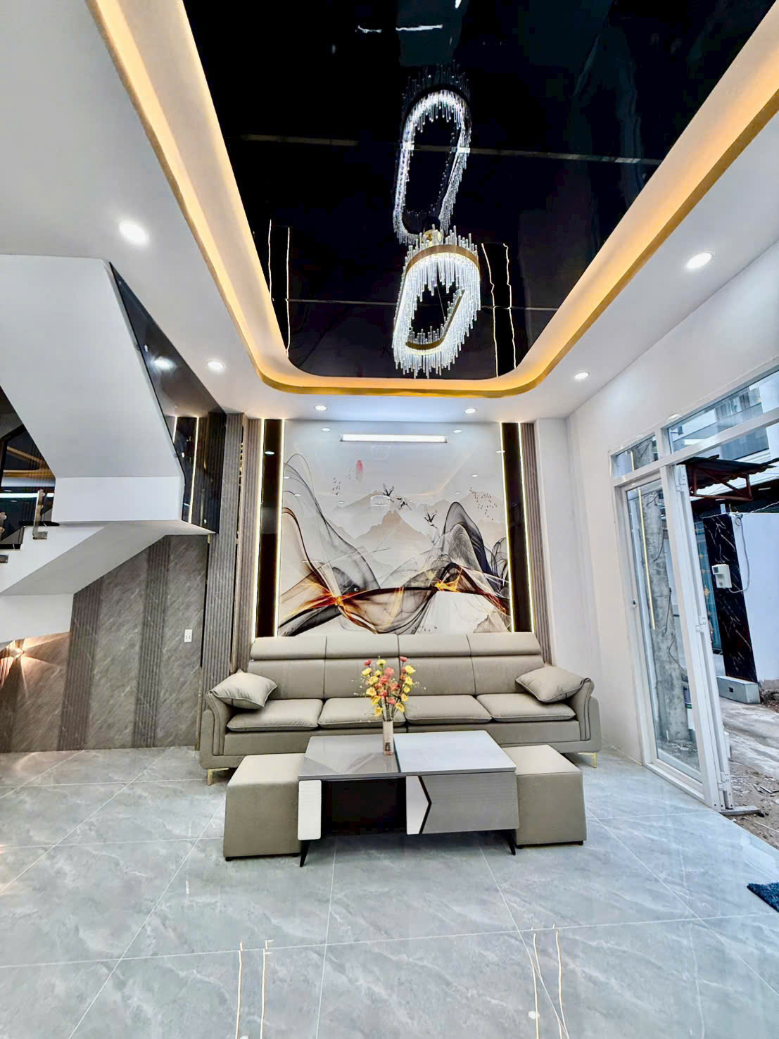 Nhà Xây Mới vào ở liền 3 phòng ngủ sân thượng sát chợ phú xuân gần q7.