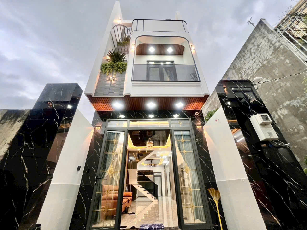 NHÀ XÂY MỚI 100% THIẾT KẾ 3 LẦU ĐƯỜNG HUỲNH TẤN PHÁT ,NHÀ BÈ.