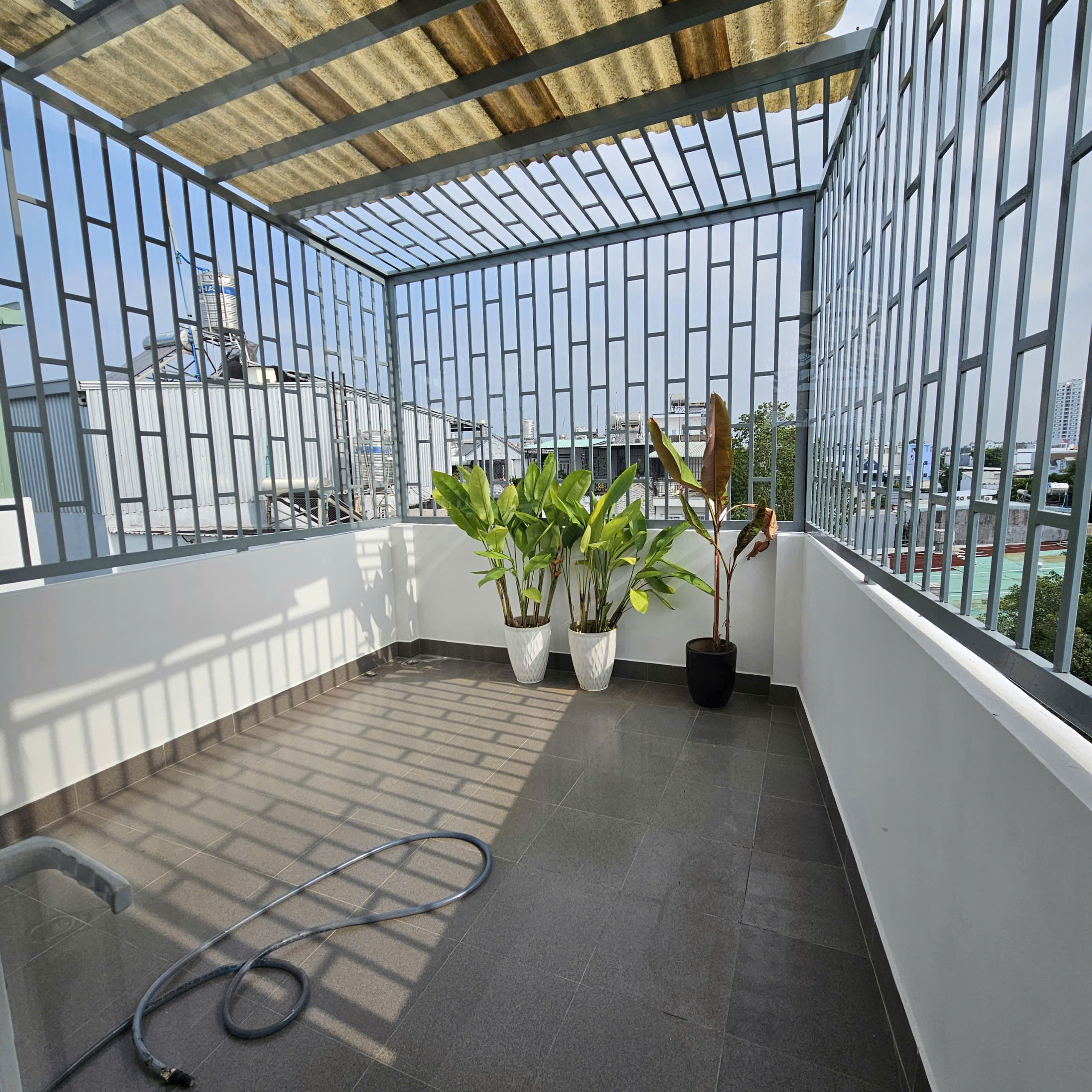 Nhà Đào Tông Nguyên , nhà bè 6 x 20M,4 tầng gồm 7 phòng ngủ.