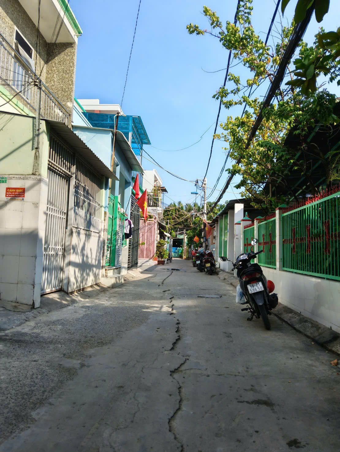 NHÀ 4 PHÒNG NGỦ MẶT TIỀN HẺM XE HƠI THIẾT KẾ 1 TRỆT 1 LẦU.