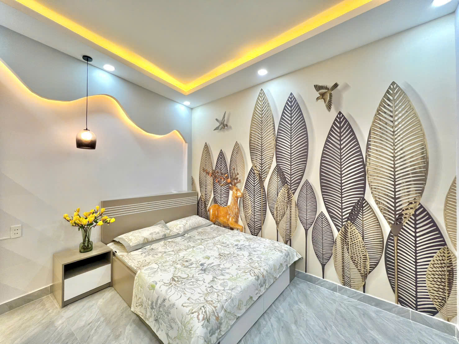 Nhà Ngay Trung Tâm QUẬN 7 Nhà mớ 2 lầu ,sân thượng.