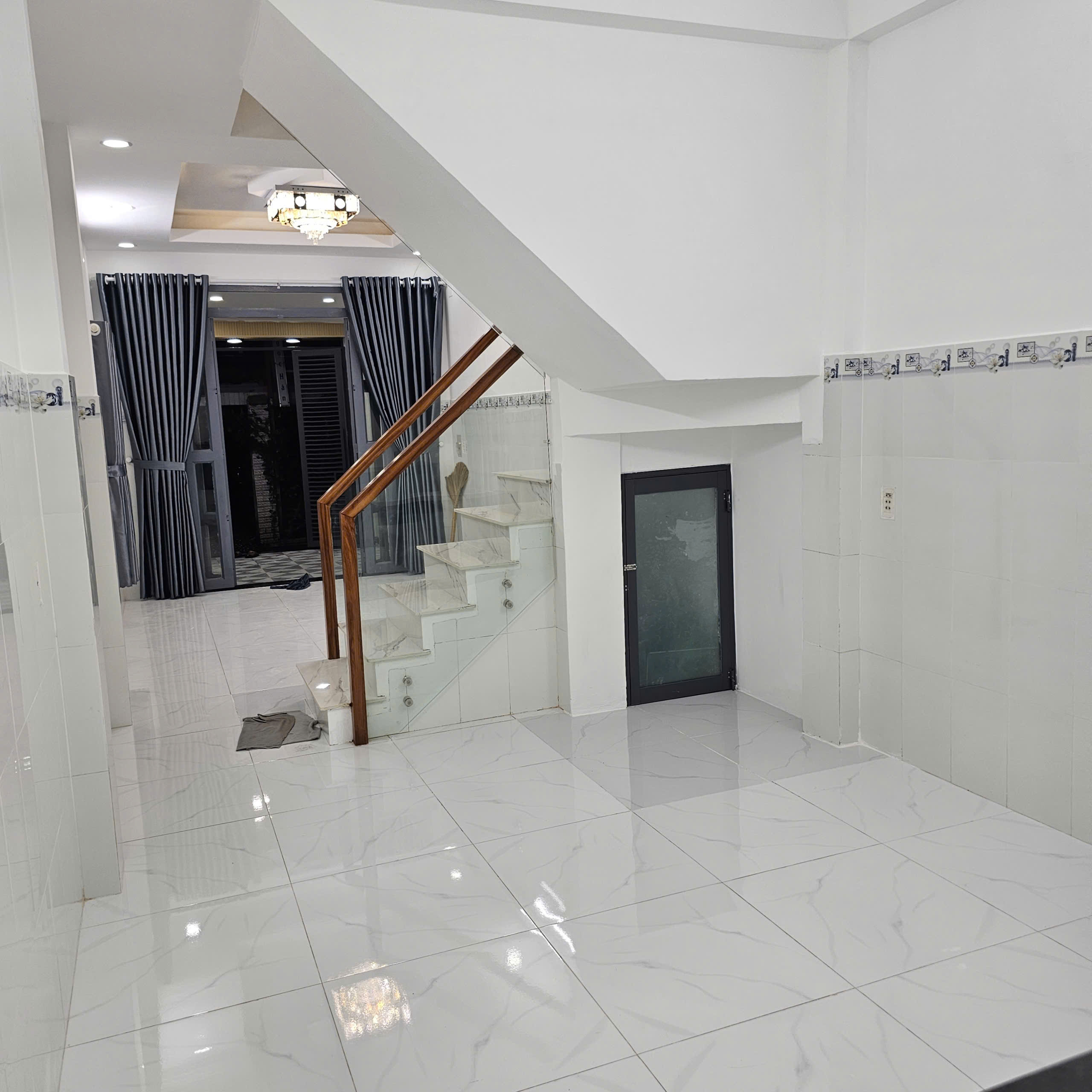 Nhà vị tí gần đường huỳnh tấn phát nhà bè,sân rộng rãi giá 3,980.