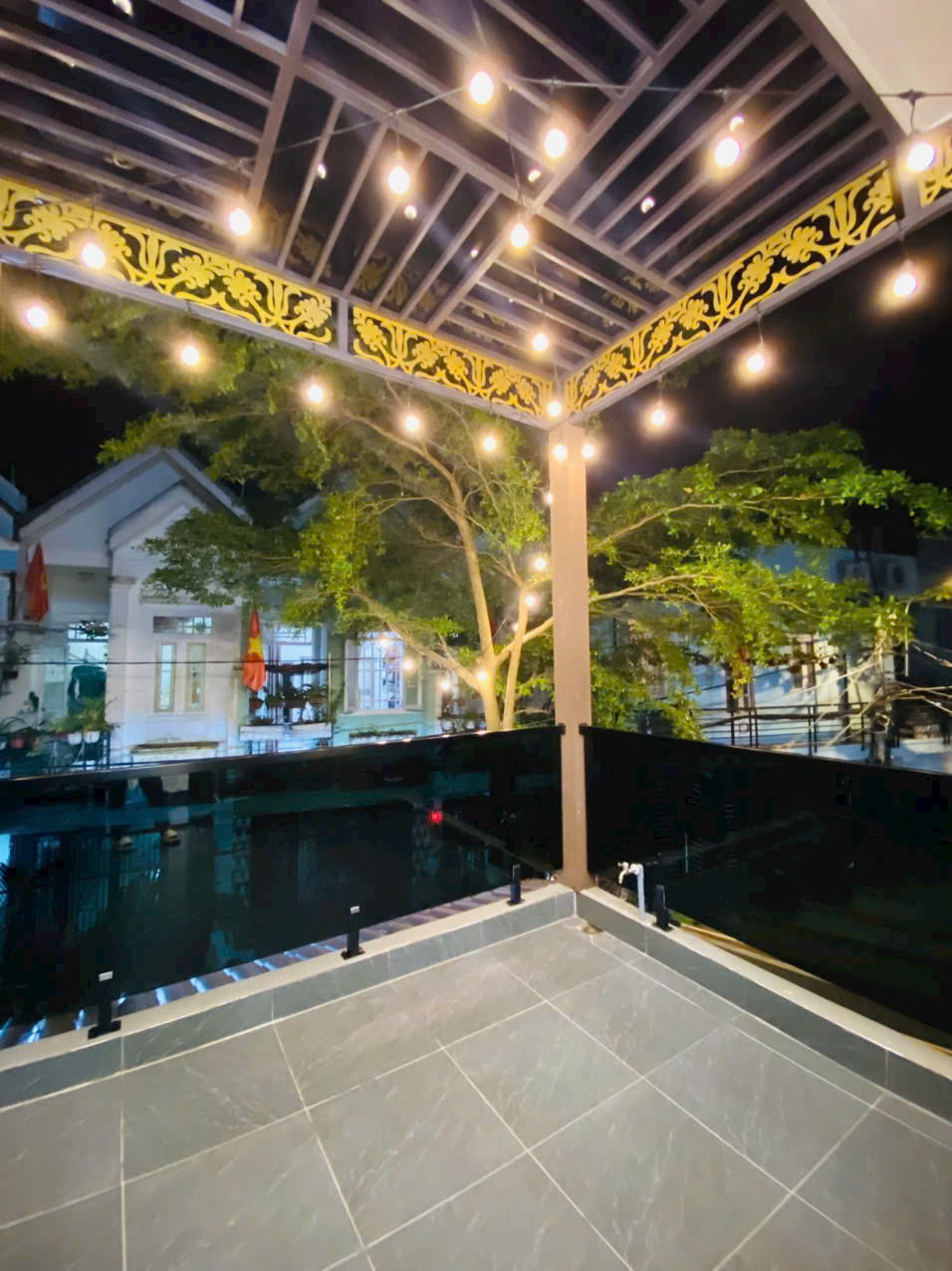 Nhà mặt tiền hẻm thông 8m, lê văn nhà bè 3 tầng vào ở liền.