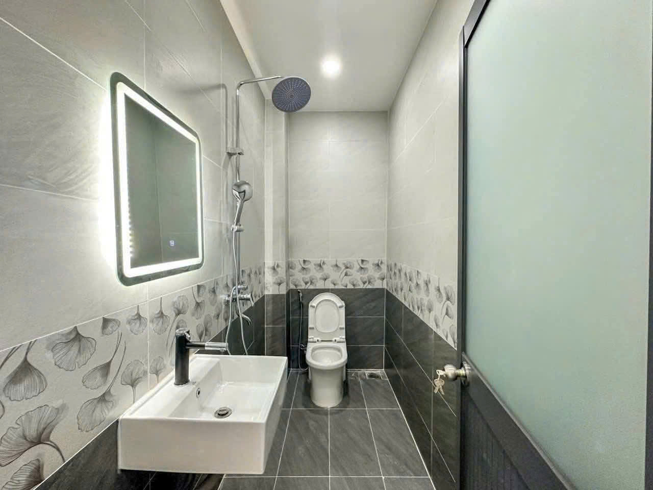 Nhà Trệt gồm 3 phòng ngủ 4 x 19m2. phun nội thất cao cấp vị huỳnh tấn phát , nhà bè.