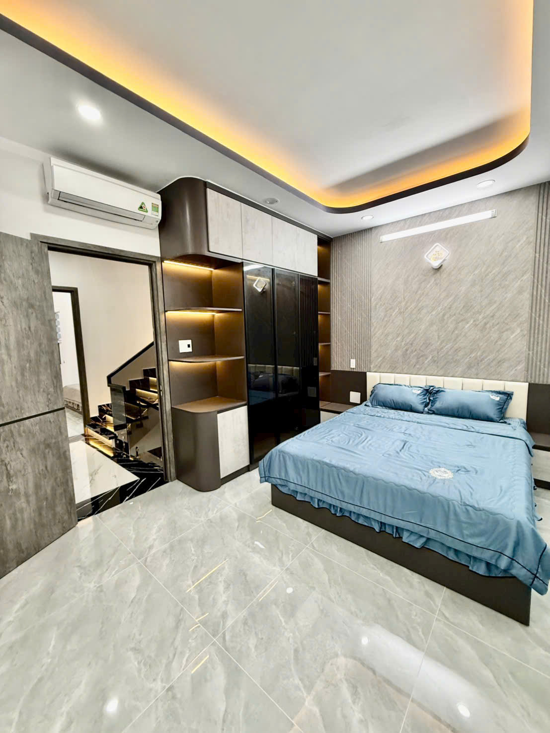 Nhà Xây Mới vào ở liền 3 phòng ngủ sân thượng sát chợ phú xuân gần q7.