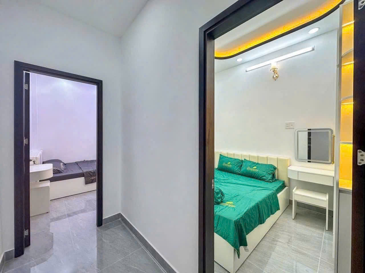 NHÀ CẤP 4 GỒM 3 PHÒNG NGỦ ĐƯỜNG HUỲNH TẤN PHÁT , PHÚ XUÂN ,NHÀ BÈ.