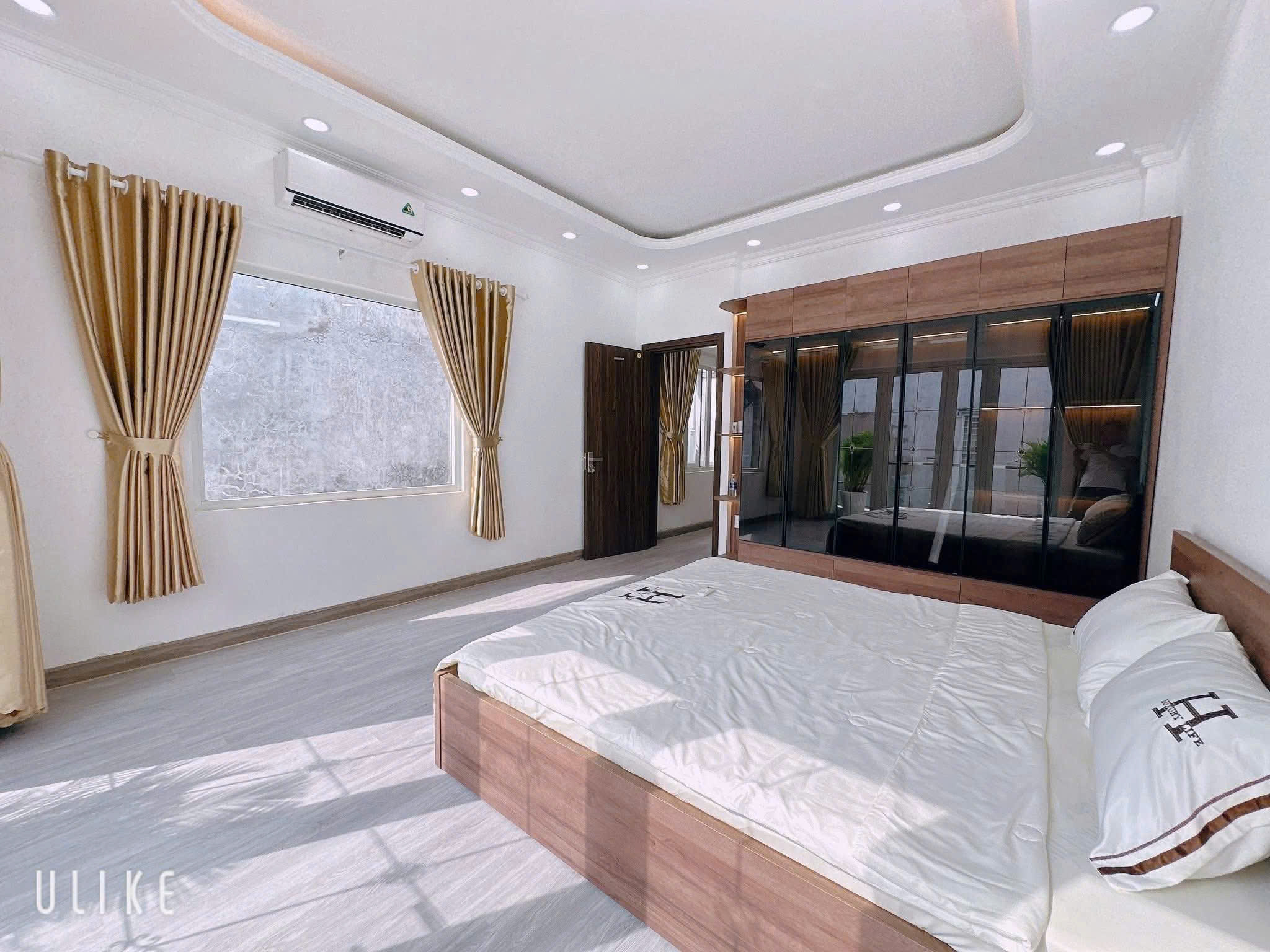 Nhà có phòng ngủ tầng trệt không gian nhà trước và sau huỳnh tấn phát -nhà bè.