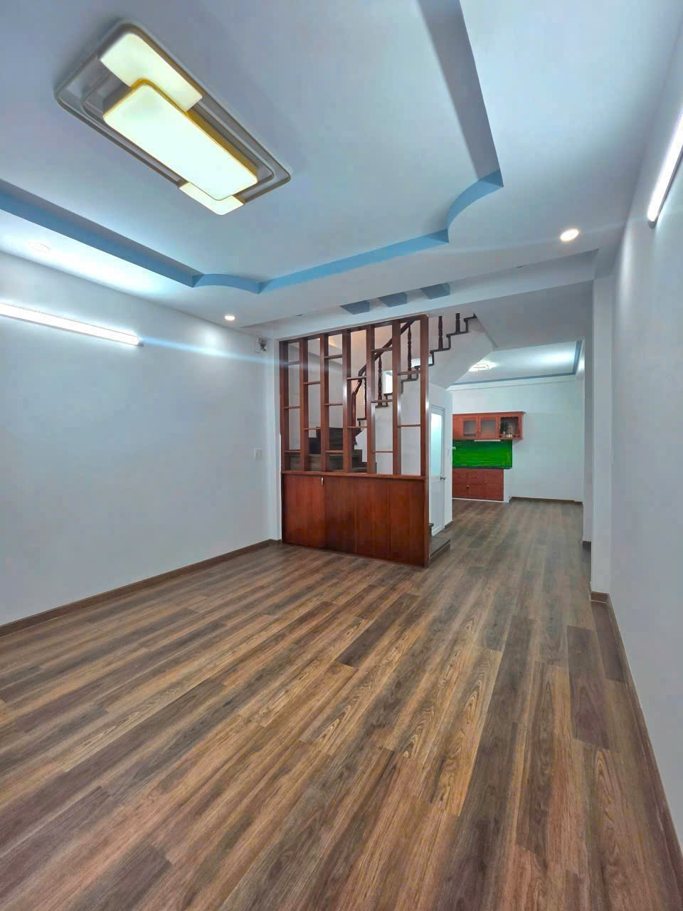 Nhà 3 Tầng 5PN--lô nhà đường huỳnh tấn phát nhà bè gần quận 7.