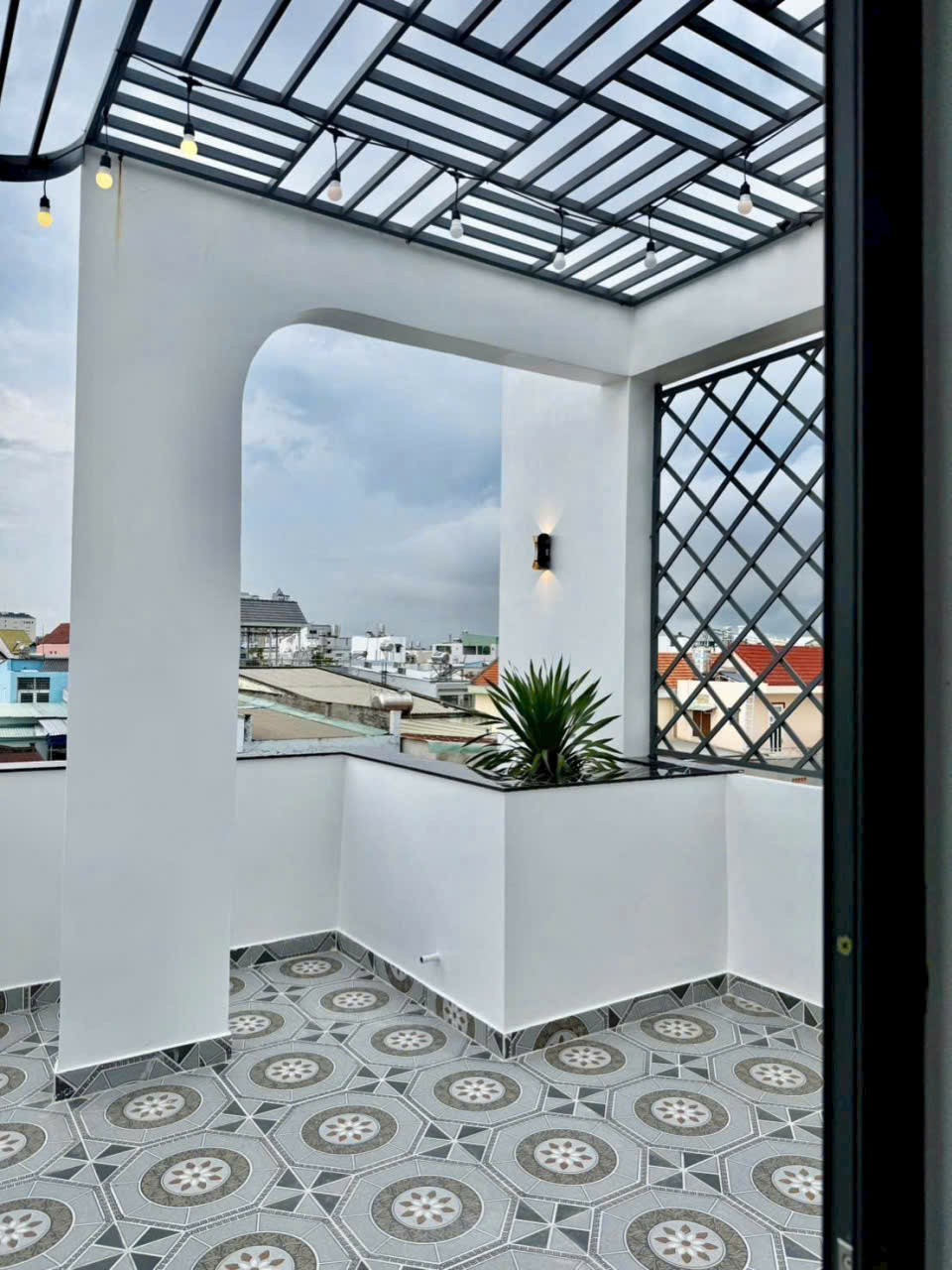 NHÀ XÂY MỚI 100% THIẾT KẾ 3 LẦU ĐƯỜNG HUỲNH TẤN PHÁT ,NHÀ BÈ.