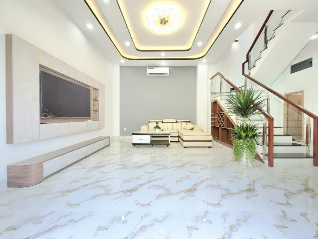 Nhà Mới Xây hoàn công đầy đủ 3 tầng dọn vào ở liền wiu rất chiu.