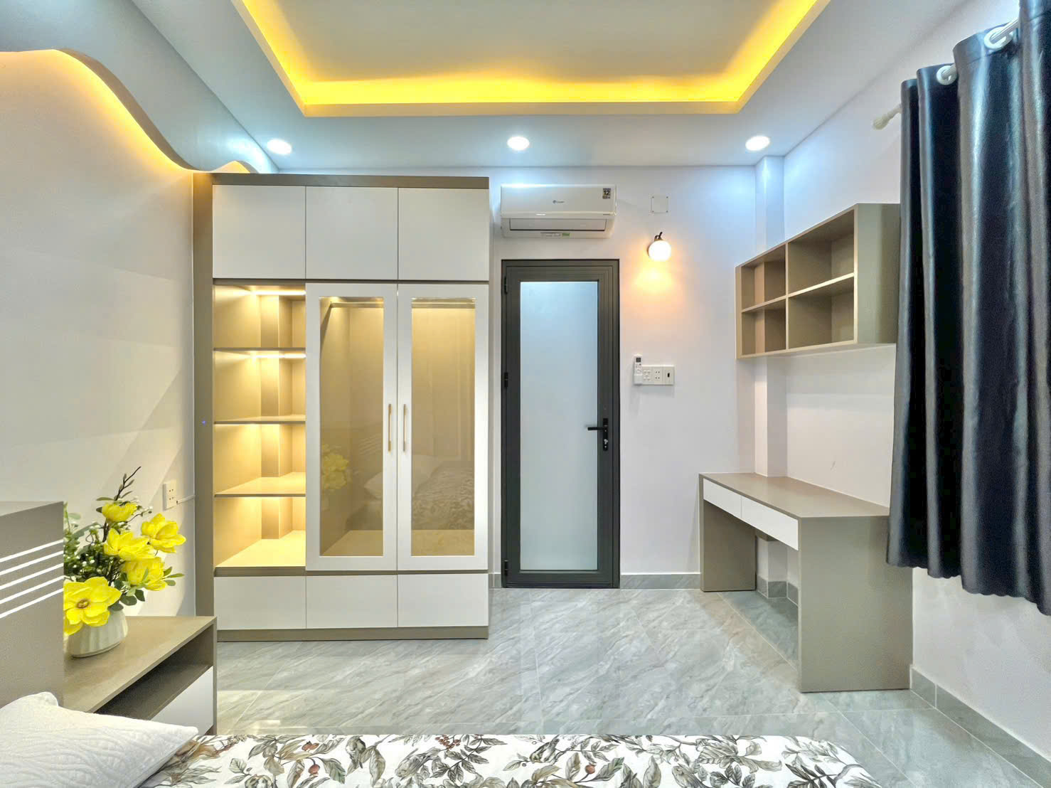 Nhà Ngay Trung Tâm QUẬN 7 Nhà mớ 2 lầu ,sân thượng.