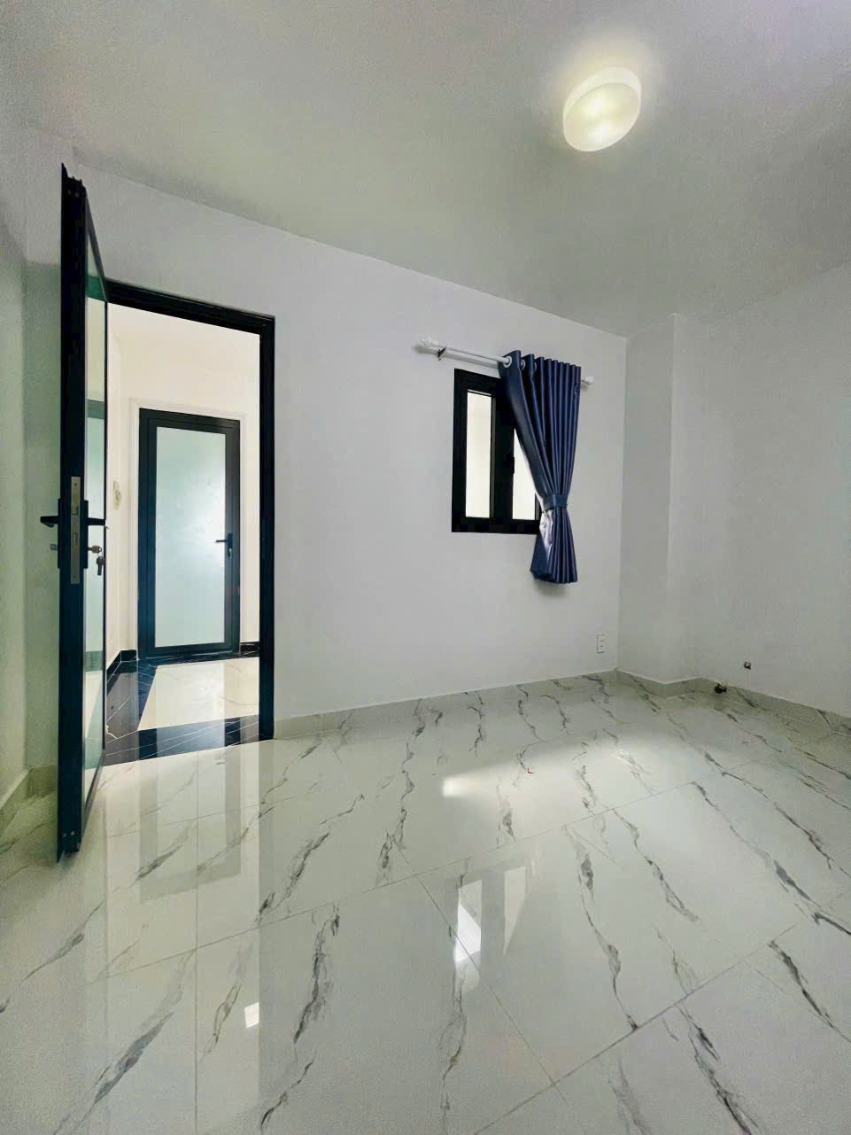 Nhà Phố 1 trệt 1 lững 2 lầu , sân thượng , phun nội thất cao cấp.