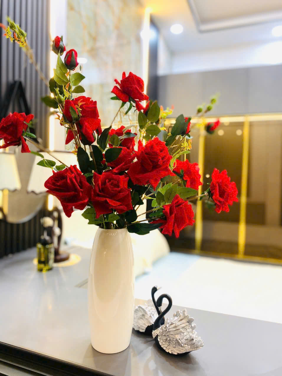 Nhà mặt tiền hẻm thông 8m, lê văn nhà bè 3 tầng vào ở liền.