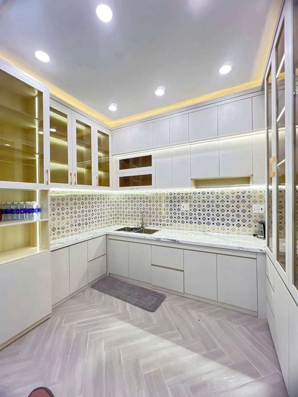 Biệt thự mi ni (DT 5,5 x 15M) Vị Trí lô Nhì huỳnh tấn phát q7.