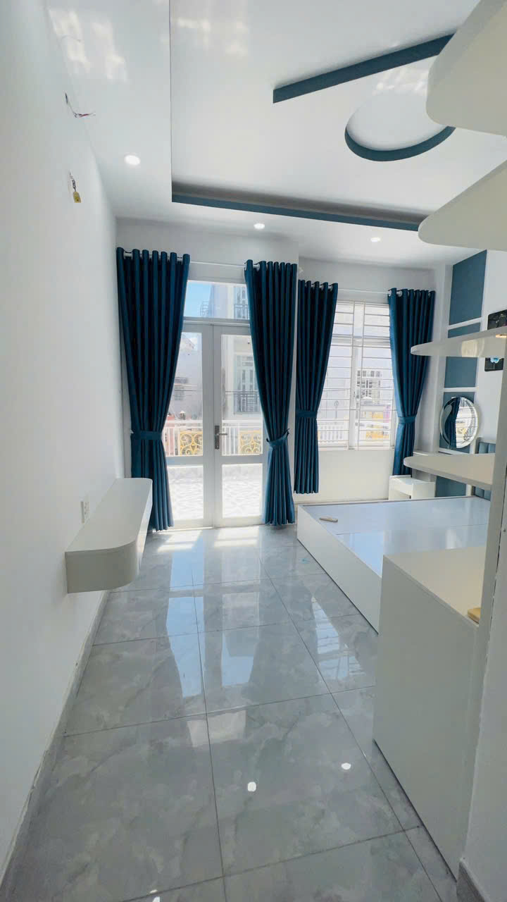 Nhà phố 2 xe hơi chạy qua hẻm thông khu dân trí cao tại huỳnh tấn phát thị trấn nhà bè.