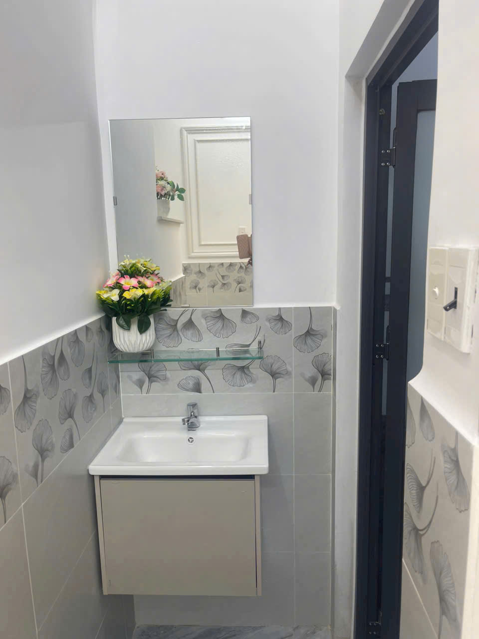 Nhà phố mặt tiền hẻm nhà 3 tậng tặng nội thất vào ở liền ở huỳnh tấn phát nhà bè.