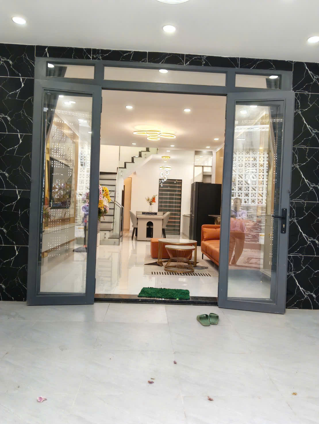NHÀ 4 PHÒNG NGỦ MẶT TIỀN HẺM XE HƠI THIẾT KẾ 1 TRỆT 1 LẦU.