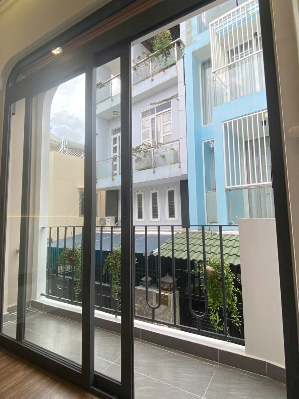 Nhà phố 1 trệt 1 lầu đường bùi văn ba ,p.tân thuận q7.khu vực trung tâm.
