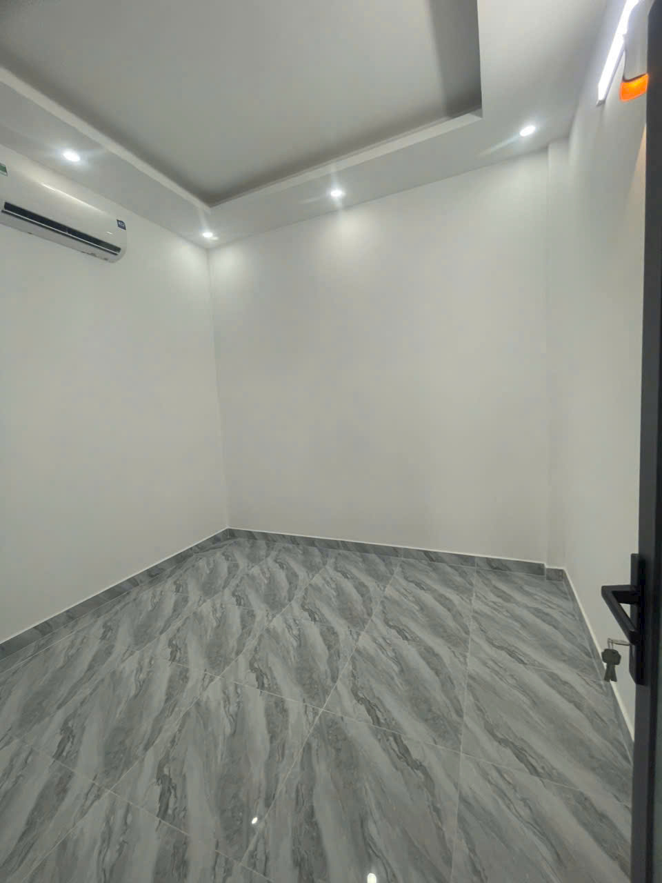 Nhà phố mặt tiền hẻm nhà 3 tậng tặng nội thất vào ở liền ở huỳnh tấn phát nhà bè.