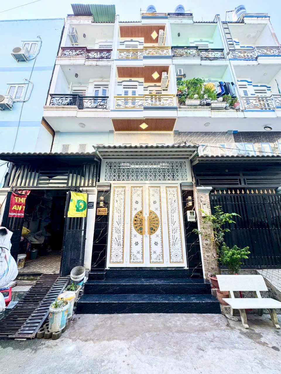 NHÀ 1 TRỆT 1 LỮNG 2 LẦU 5PN HUỲNH TẤN PHÁT