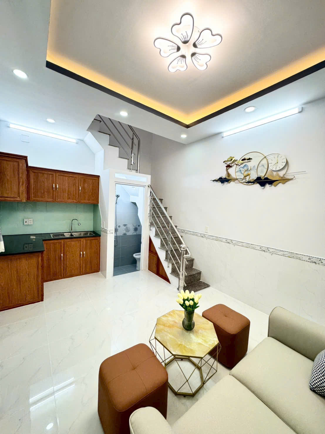 NHÀ 1 TRỆT 2 LẦU 2 PHÒNG NGỦ GẦN TRƯỜNG HỌC LÂM VĂN BỀN NHÀ BÈ.