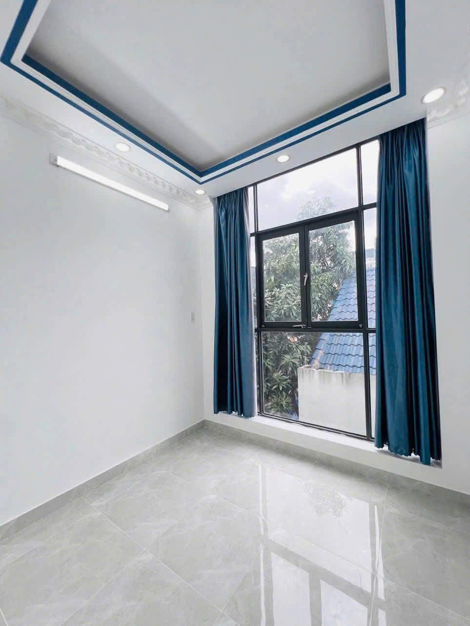Nhà phố liền đường huỳnh tấn phát , nhà bè, 1 trệt 2 lầu.