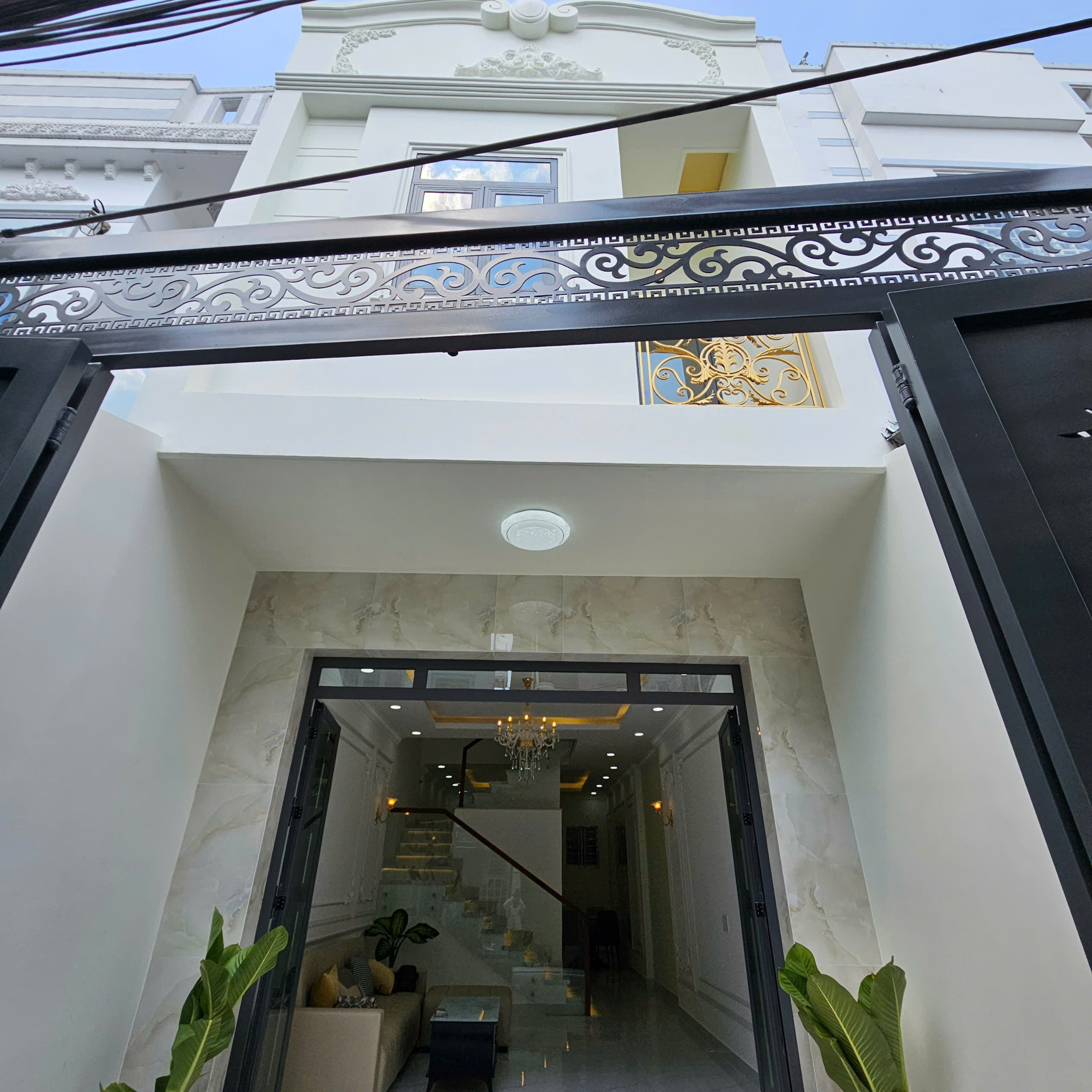NHÀ 1 TRỆT 1 LẦU GỒM 3 PHÒNG NGỦ TẠI NHÀ BÈ.