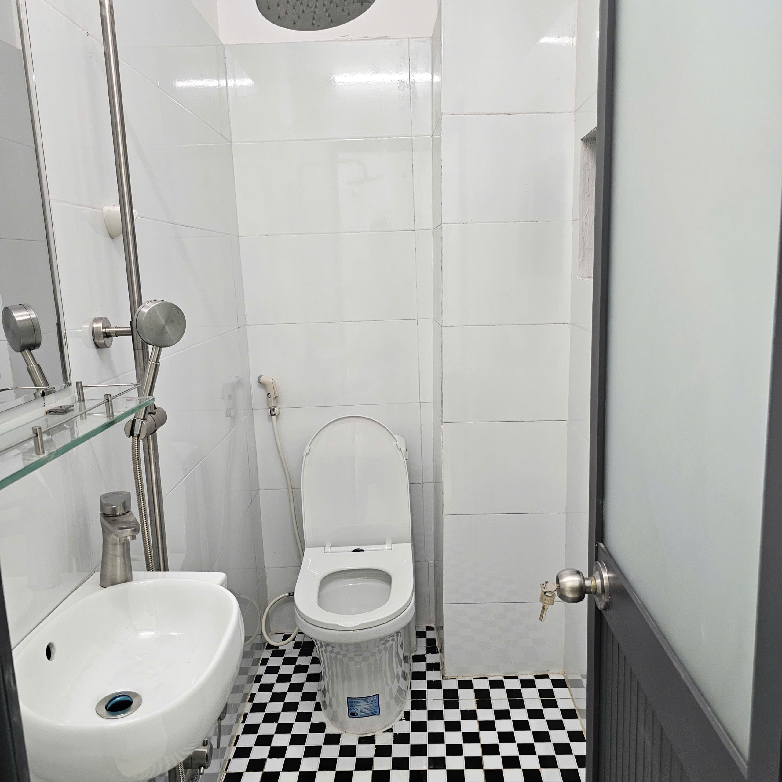 Nhà vị tí gần đường huỳnh tấn phát nhà bè,sân rộng rãi giá 3,980.