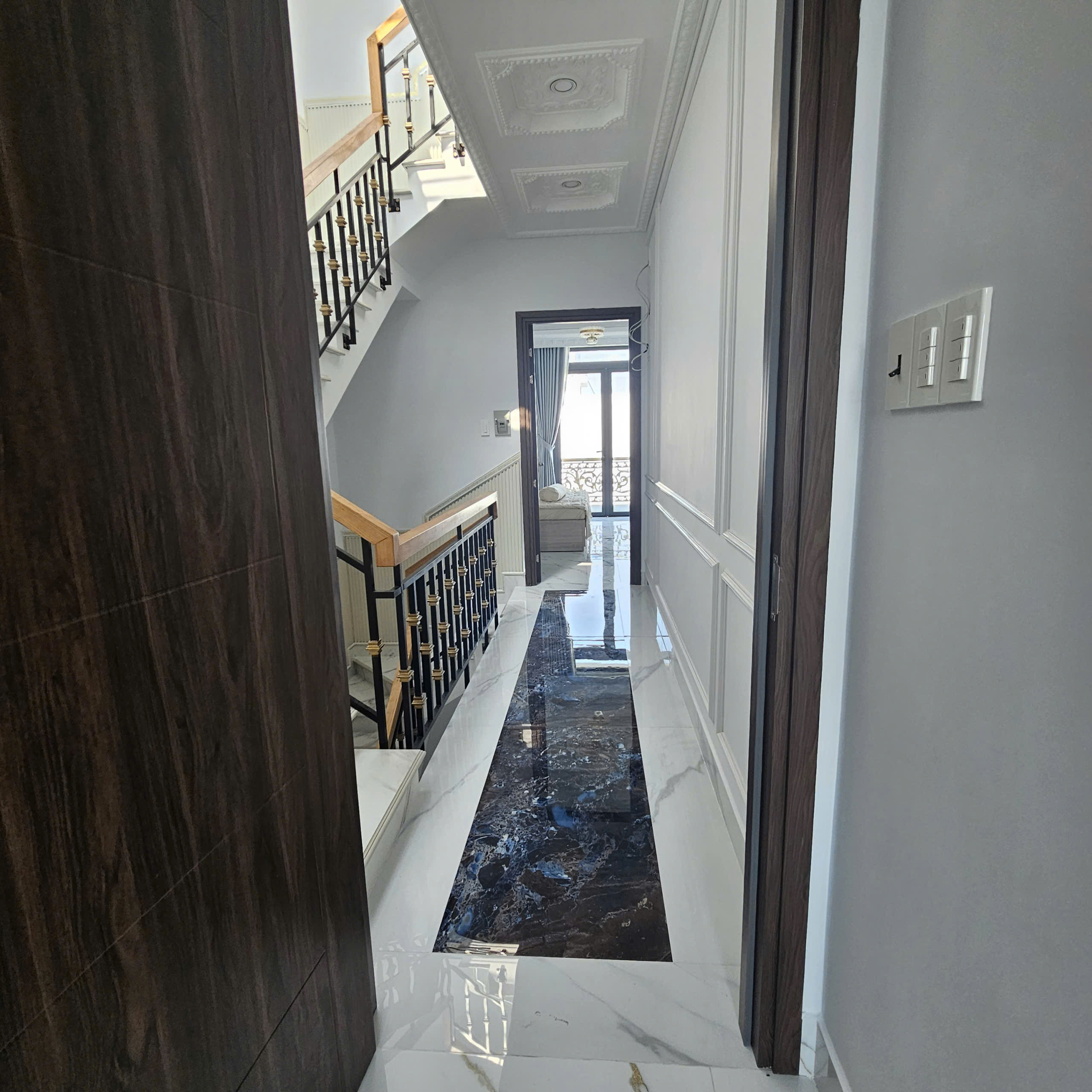 Nhà xây mới hoàn thiện 5 x 16m , 4 tầng vào ở liền .