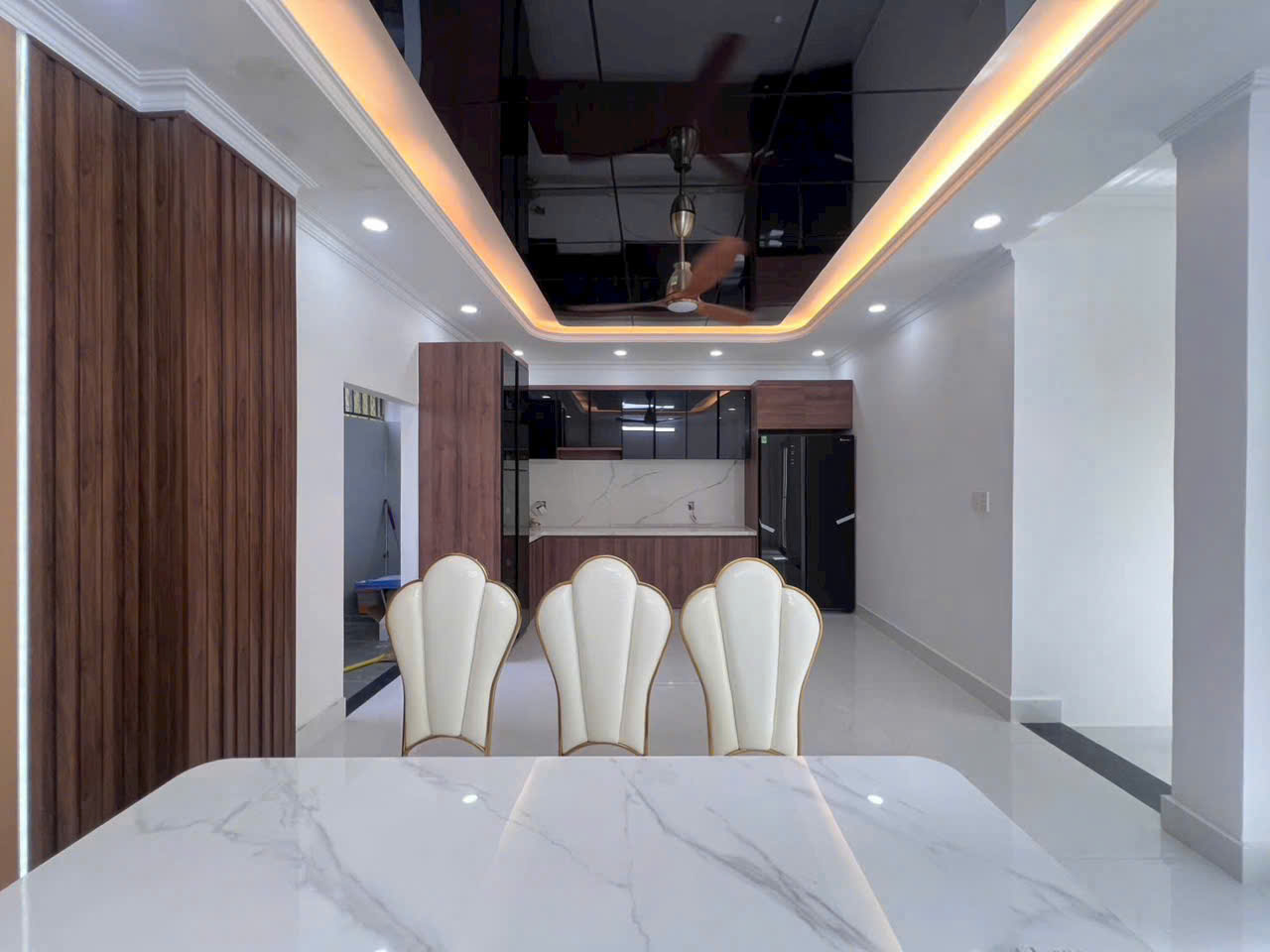 Nhà có phòng ngủ tầng trệt không gian nhà trước và sau huỳnh tấn phát -nhà bè.