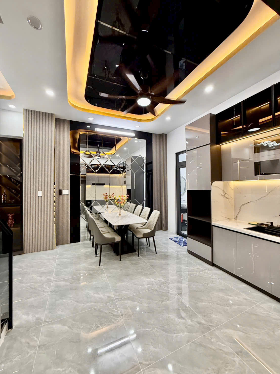 Nhà Xây Mới vào ở liền 3 phòng ngủ sân thượng sát chợ phú xuân gần q7.