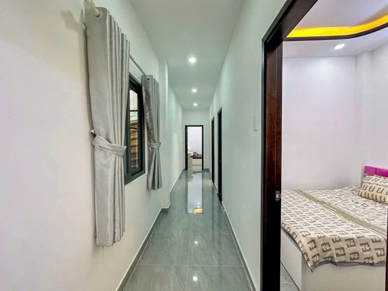 Nhà Trệt gồm 3 phòng ngủ 4 x 19m2. phun nội thất cao cấp vị huỳnh tấn phát , nhà bè.