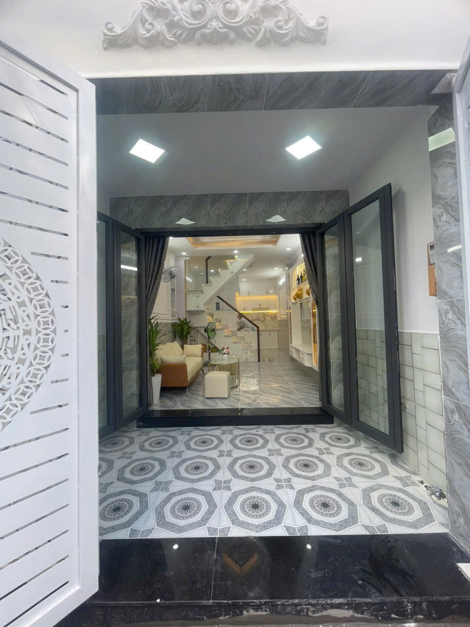 Nhà phố mặt tiền hẻm nhà 3 tậng tặng nội thất vào ở liền ở huỳnh tấn phát nhà bè.