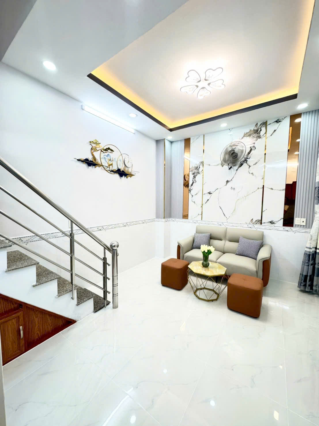NHÀ 1 TRỆT 2 LẦU 2 PHÒNG NGỦ GẦN TRƯỜNG HỌC LÂM VĂN BỀN NHÀ BÈ.