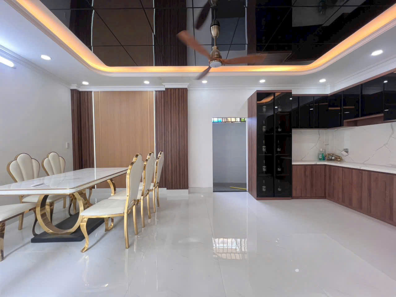 Nhà có phòng ngủ tầng trệt không gian nhà trước và sau huỳnh tấn phát -nhà bè.