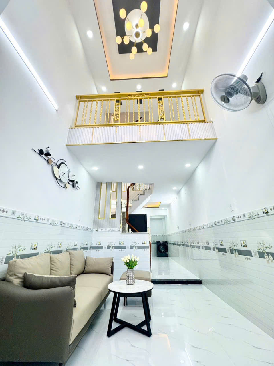 NHÀ 1 TRỆT 1 LỮNG 2 LẦU 5PN HUỲNH TẤN PHÁT