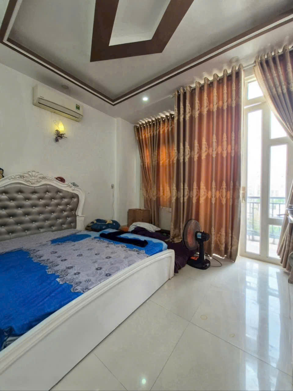 Nhà phố 3 tầng hẻm xe hơi vào ở liền sổ hồng công chứng sang tên.
