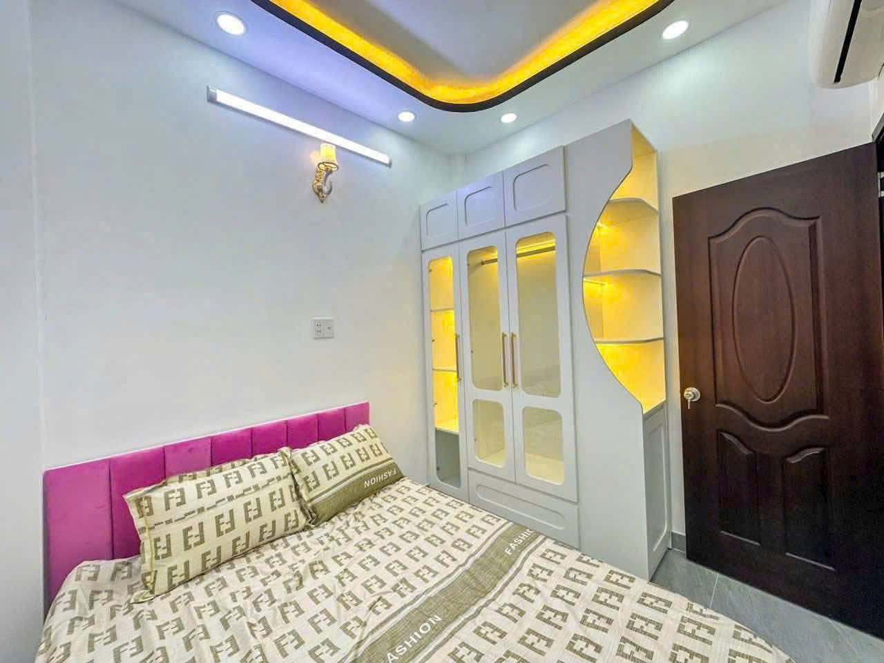 Nhà Trệt gồm 3 phòng ngủ 4 x 19m2. phun nội thất cao cấp vị huỳnh tấn phát , nhà bè.