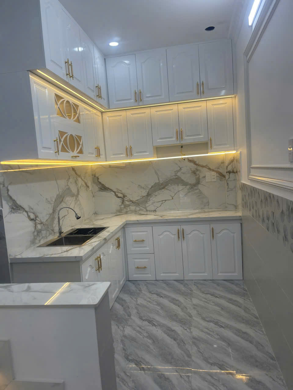 Nhà phố mặt tiền hẻm nhà 3 tậng tặng nội thất vào ở liền ở huỳnh tấn phát nhà bè.