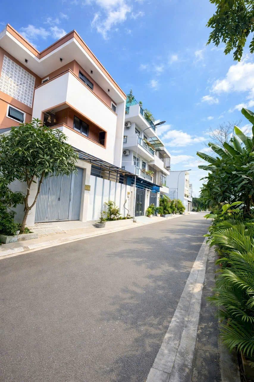 Biệt thự đường nguyễn bình 8 x 12M. 3 tầng .