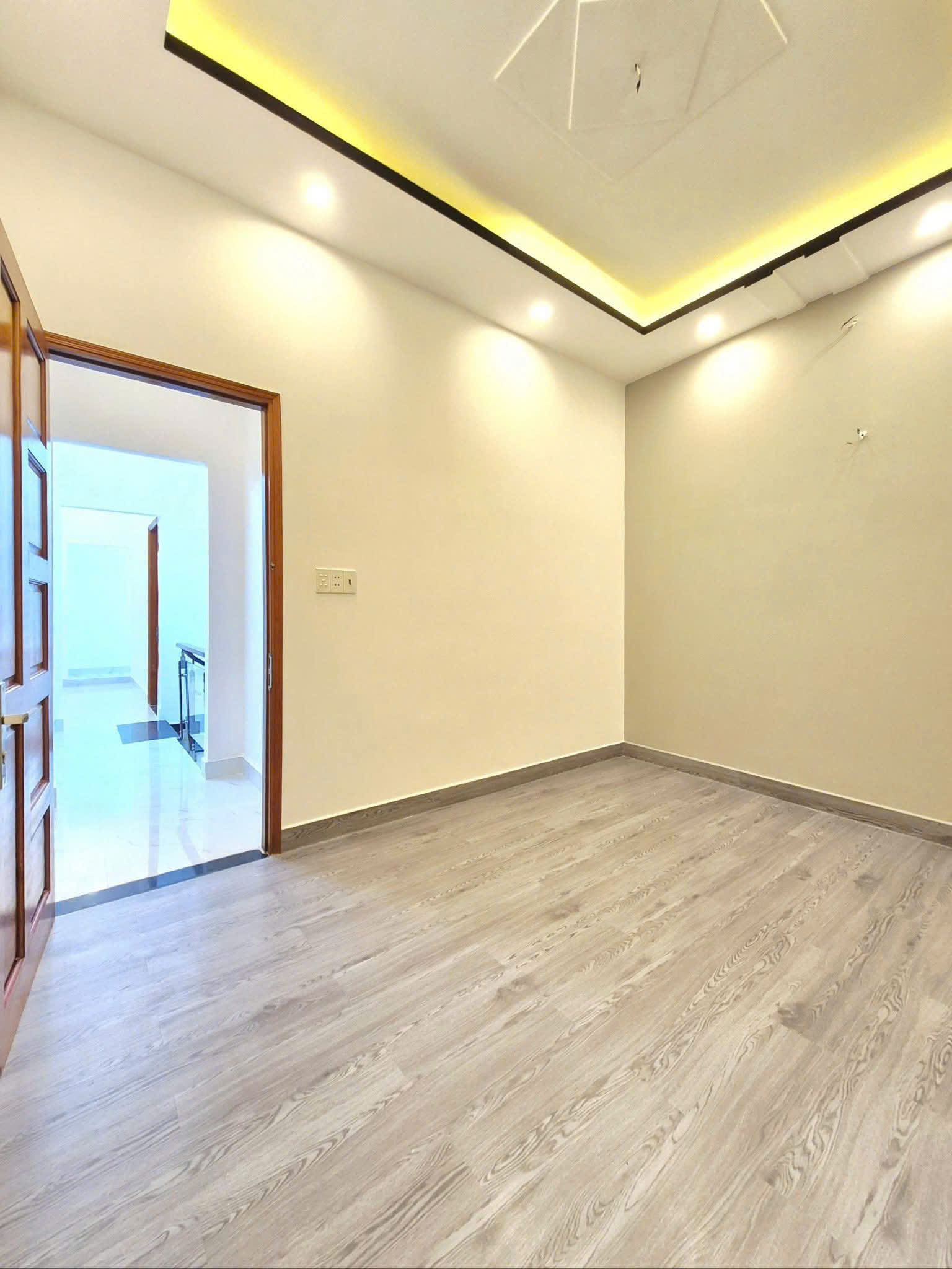 Nhà hẻm 1135 huỳnh tấn phát , q7 gần chợ.
