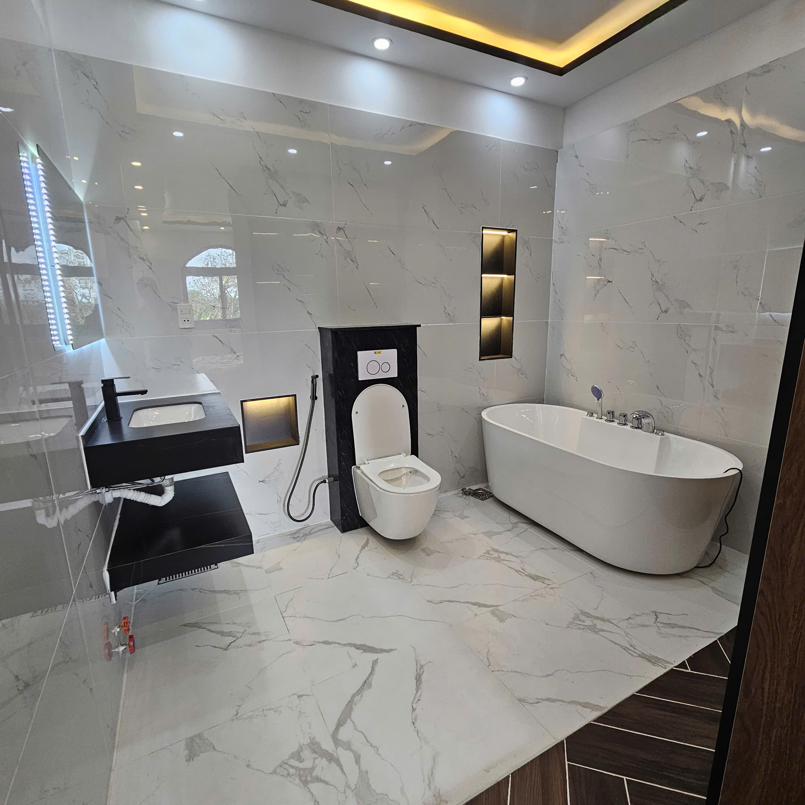Nhà sân vườn mát mẽ wiu sông ,diện tích rộng giá hấp dẫn.