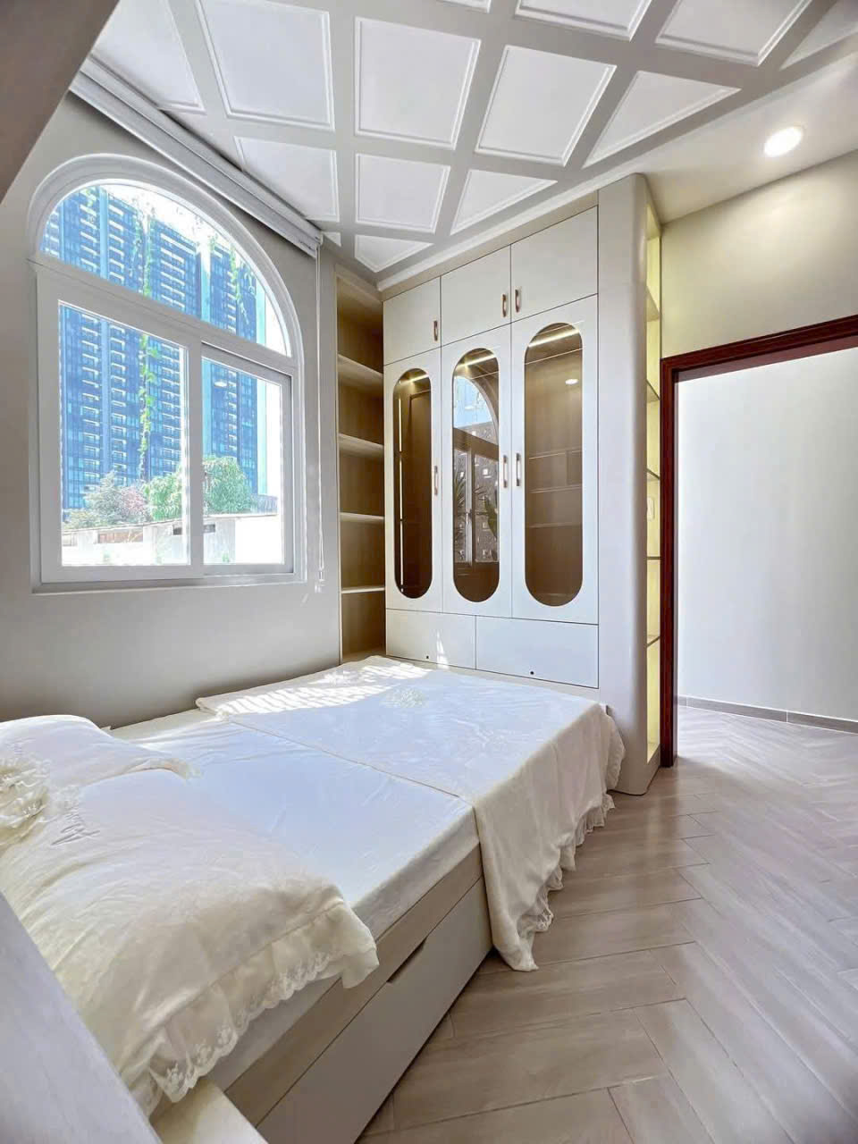 Biệt thự mi ni (DT 5,5 x 15M) Vị Trí lô Nhì huỳnh tấn phát q7.