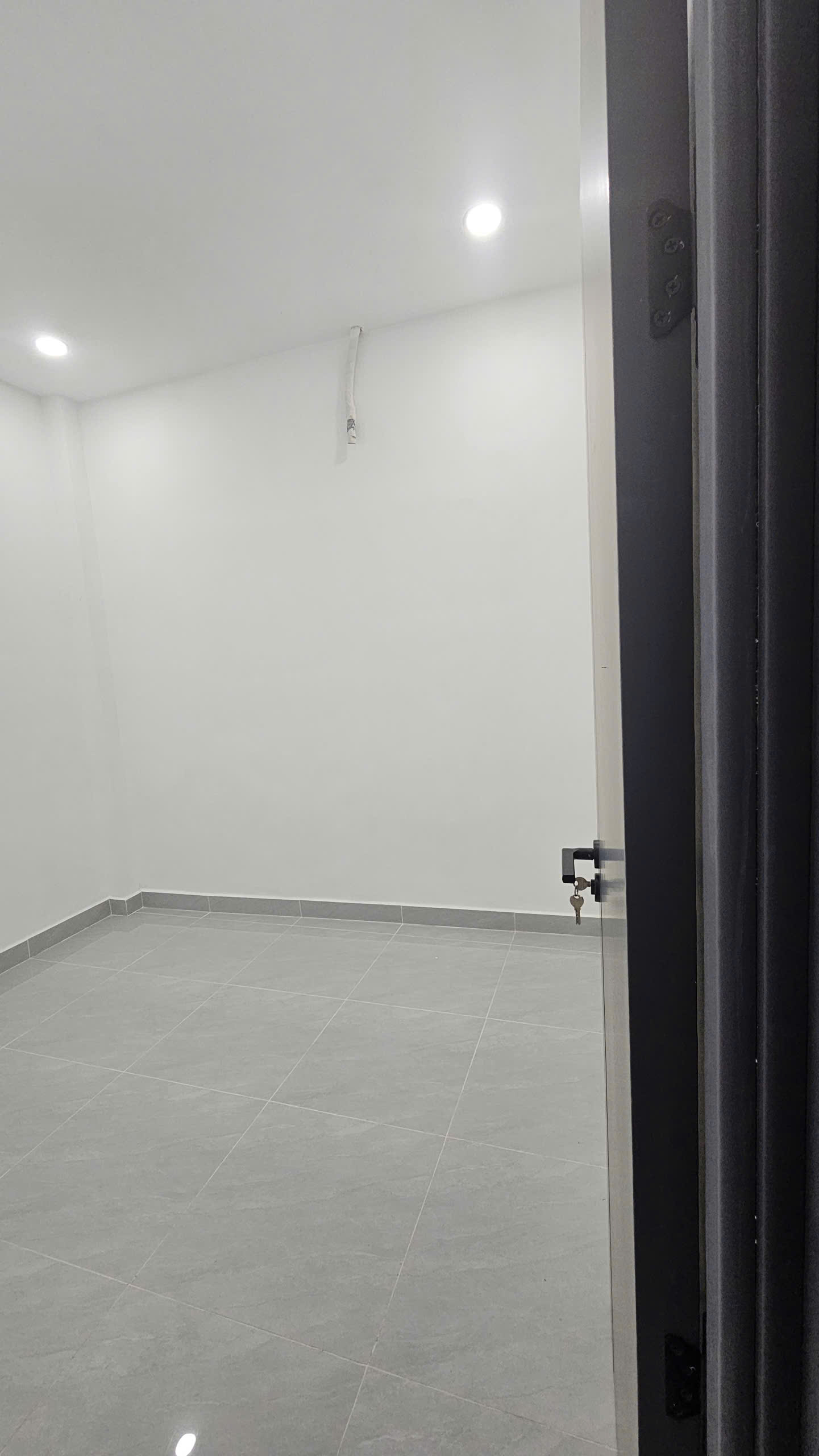 NHÀ TRỆT CHIỀU DÀI KHỦNG THIẾT KẾ 3 PHÒNG NGỦ SÂN RỘNG.