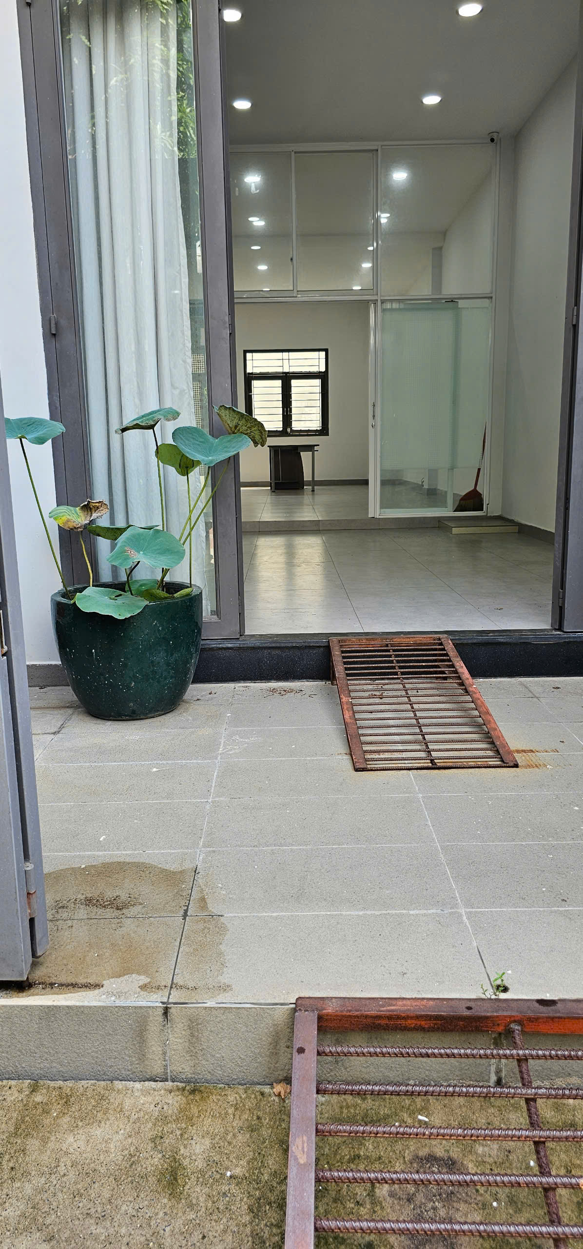NHà phố thiết kế riêng kiên cố lê văn lương gần trường đại học.Nhà 3 Tầng.
