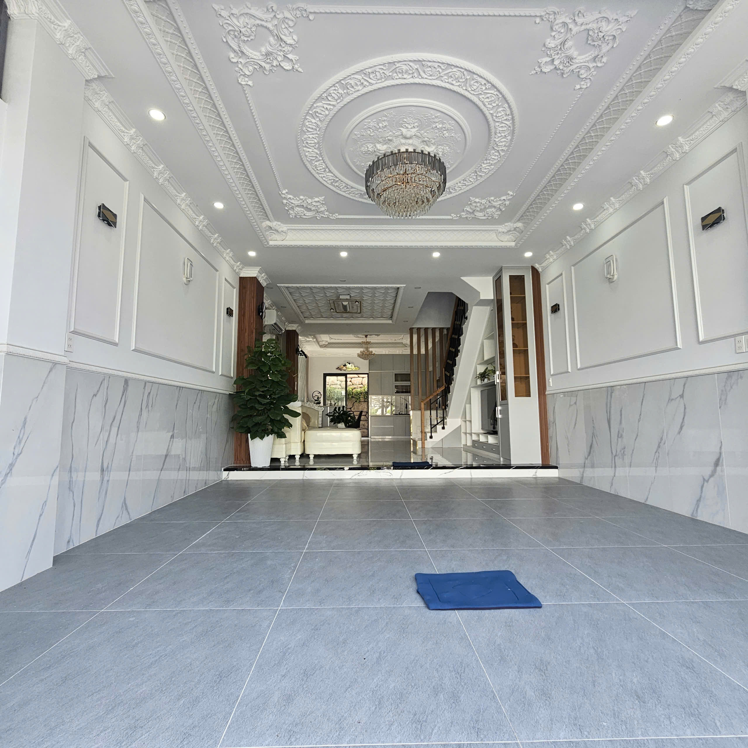 Nhà xây mới hoàn thiện 5 x 16m , 4 tầng vào ở liền .