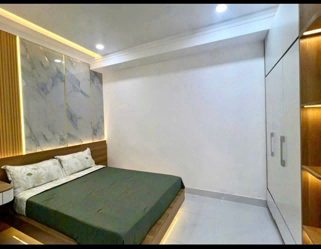 NHÀ 4 PHÒNG NGỦ MẶT TIỀN HẺM XE HƠI THIẾT KẾ 1 TRỆT 1 LẦU.