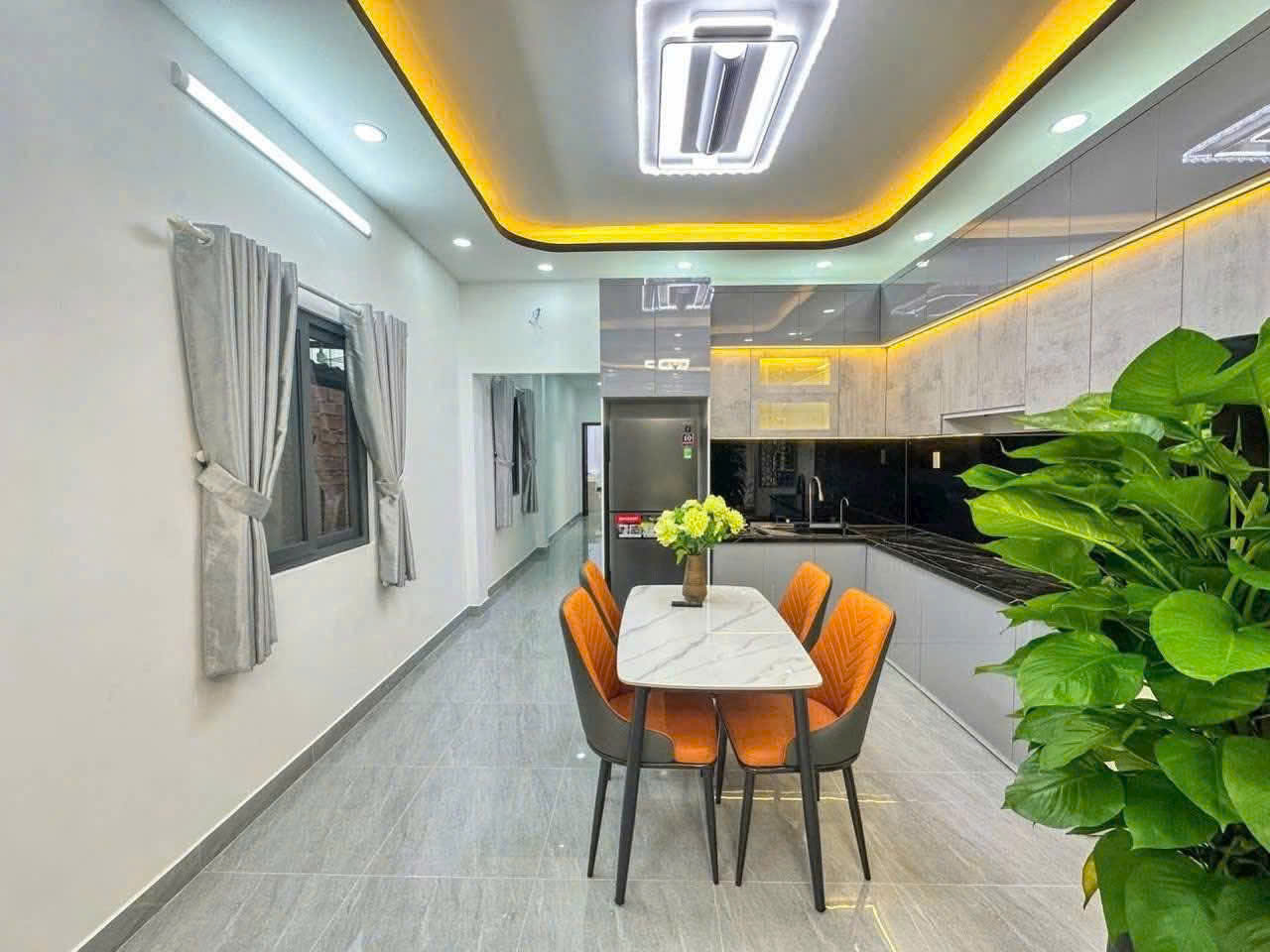 Nhà Trệt gồm 3 phòng ngủ 4 x 19m2. phun nội thất cao cấp vị huỳnh tấn phát , nhà bè.